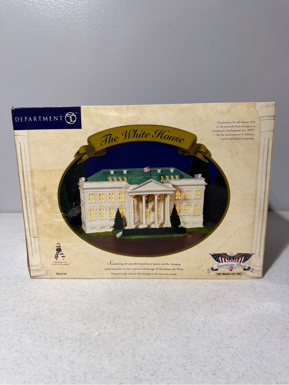 RARE Dept 56 The White House American Pride Collection 2001 Pin, Flag, NEW